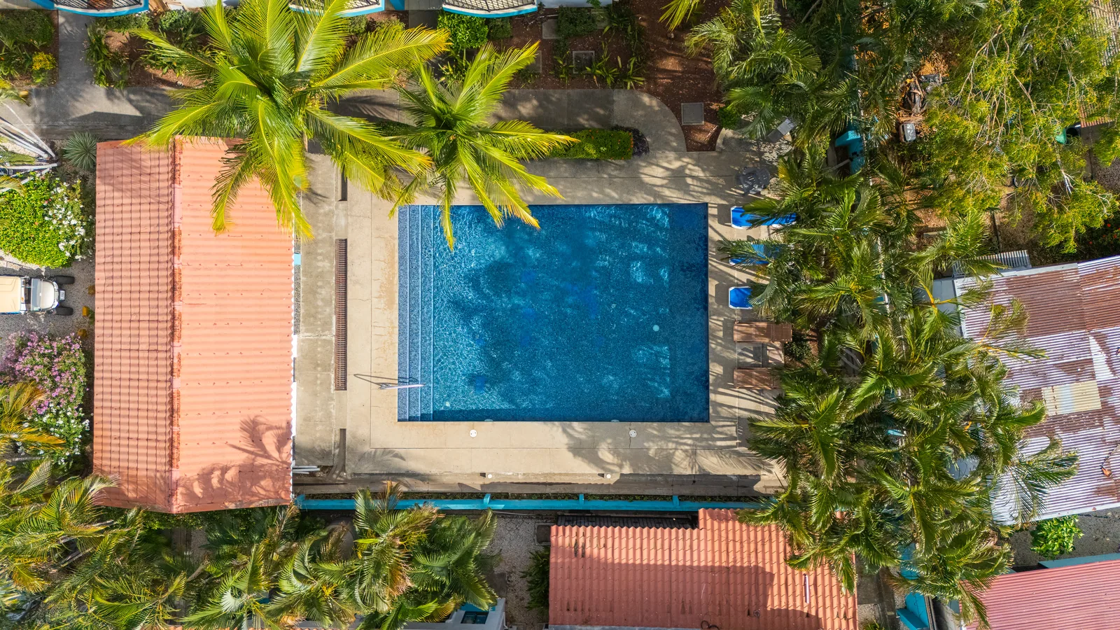 Aquamarine community grounds