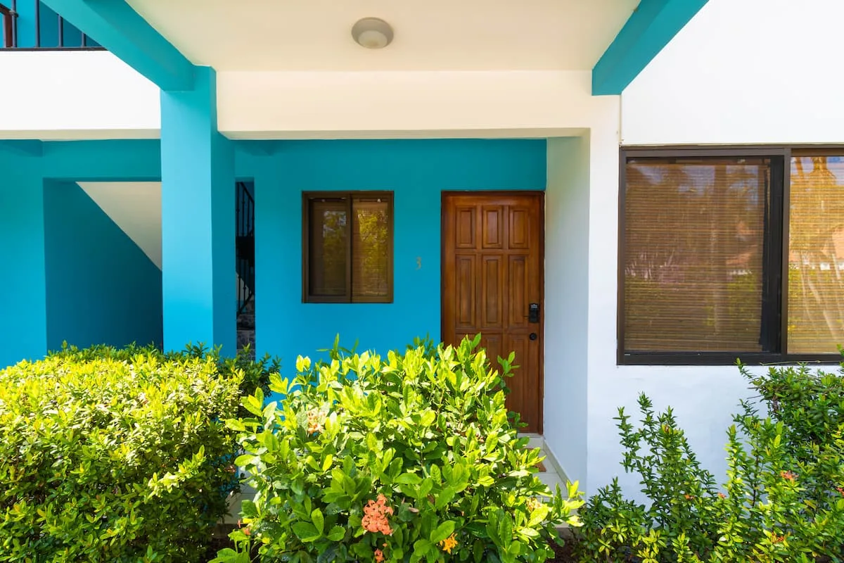 Entrance to the Casa Liro complex in Playas del Coco